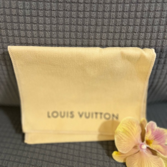 Preloved Louis Vuitton monogram wallet w/ dust bag and box - Picture 5 of 15